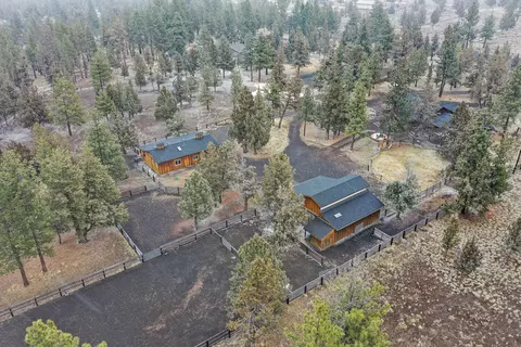 View/Area - 67194 Harrington Rd, Bend, OR 97703 photo 4 of 5