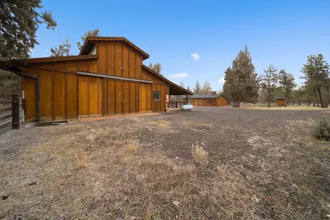Exterior - 67194 Harrington Rd, Bend, OR 97703 photo 5 of 6