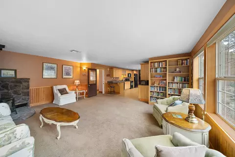 Living - 67194 Harrington Rd, Bend, OR 97703 photo 7 of 8