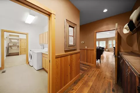Entry Way - 67194 Harrington Rd, Bend, OR 97703 photo 2 of 4