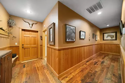 Entry Way - 67194 Harrington Rd, Bend, OR 97703 photo 1 of 4