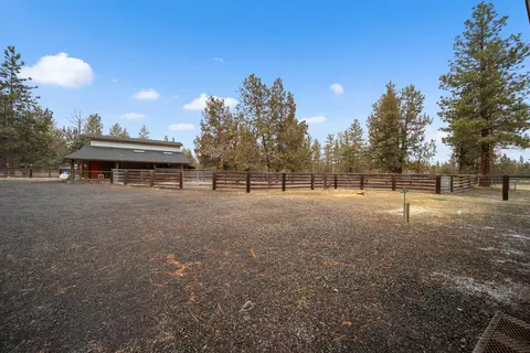 Exterior - 67194 Harrington Rd, Bend, OR 97703 photo 6 of 6