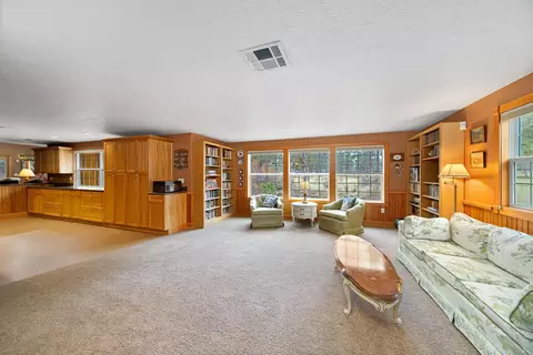 Living - 67194 Harrington Rd, Bend, OR 97703 photo 8 of 8