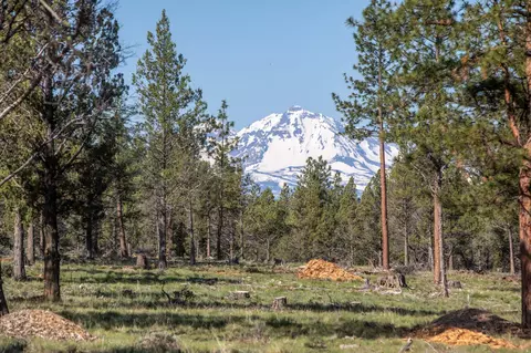 17400 Spur Dr, Sisters, OR 97759