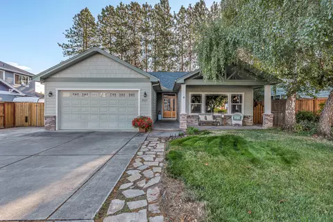 2021 Spruce Way, Medford, OR 97501