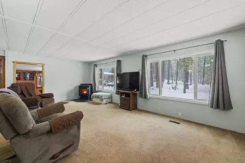 Living - 11374 Red Wing Loop, Keno, OR 97627 photo 1 of 4
