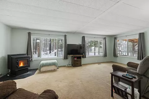 Living - 11374 Red Wing Loop, Keno, OR 97627 photo 3 of 4