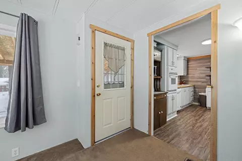 Entry Way - 11374 Red Wing Loop, Keno, OR 97627 photo 4 of 4