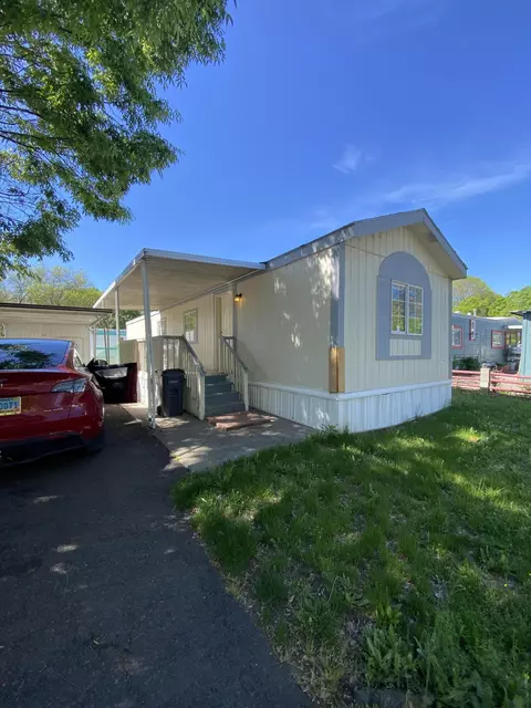 2385 Table Rock Rd #63, Medford, OR 97501