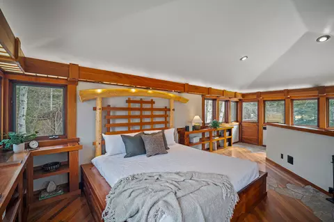 Bedroom - 17606 Fairway Ln, Sunriver, OR 97707 photo 1 of 7
