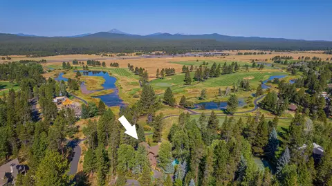 View/Area - 17606 Fairway Ln, Sunriver, OR 97707 photo 2 of 2