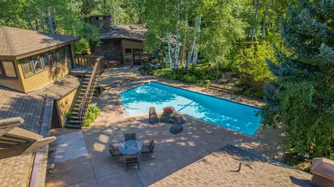 Exterior - 17606 Fairway Ln, Sunriver, OR 97707 photo 10 of 12