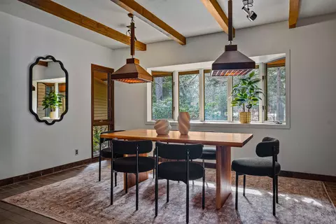 Dining - 17606 Fairway Ln, Sunriver, OR 97707 photo 2 of 3