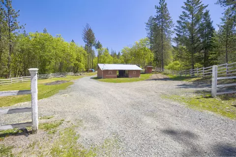 2000 Stringer Gap Rd, Grants Pass, OR 97527 photo 11
