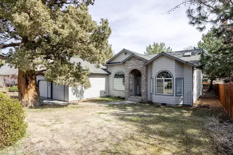 966 SE Sunwood Ct, Bend, OR 97702