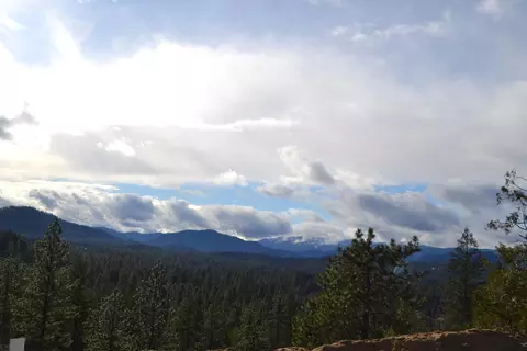12 Sylvan Dr Apt Lot #LOT 12, Grants Pass, OR 97527