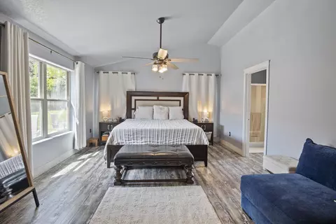 Bedroom - 278 Echo Way, Eagle Point, OR 97524 photo 1 of 3