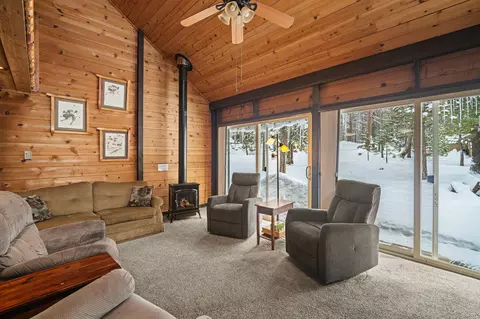 Living - 17606 Cluster Cabin Ln #3, Sunriver, OR 97707 photo 2 of 5