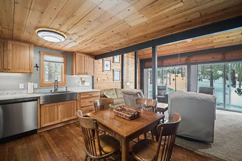 Dining - 17606 Cluster Cabin Ln #3, Sunriver, OR 97707 photo 1 of 2