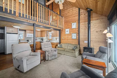 17606 Cluster Cabin Ln #3, Sunriver, OR 97707