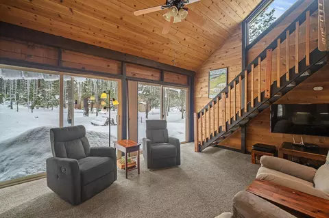 Living - 17606 Cluster Cabin Ln #3, Sunriver, OR 97707 photo 3 of 5