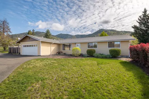 2399 Scoville Rd, Grants Pass, OR 97526