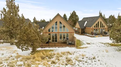 8665 Red Wing Ln, Redmond, OR 97756