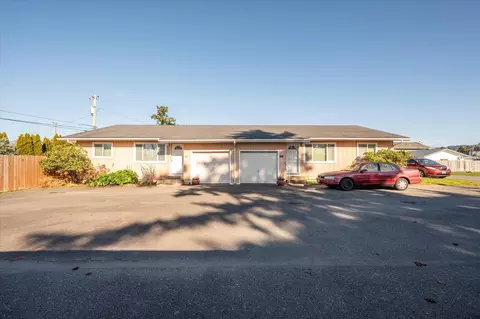 305 Matot St, Brookings, OR 97415