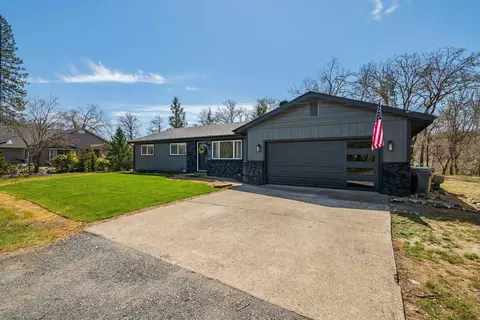 169 Barker Dr, Merlin, OR 97532
