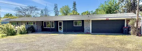 229 Gibbon Rd, Central Point, OR 97502
