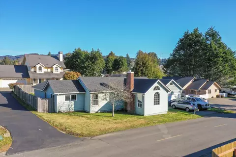 1116 Easy St, Brookings, OR 97415
