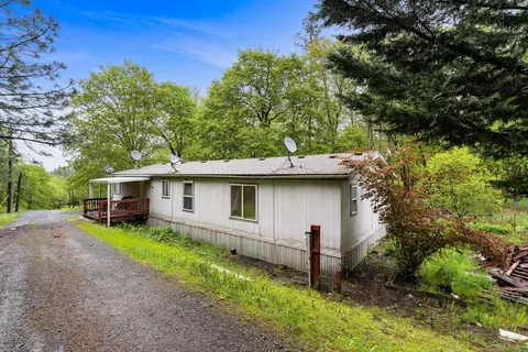 10517 Lower River Rd, Grants Pass, OR 97526