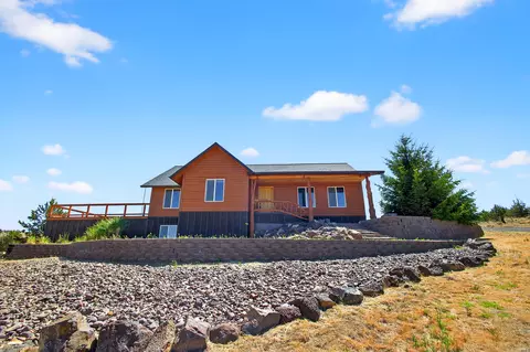 8027 SE Walther Loop, Prineville, OR 97754