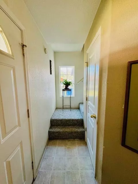 Entry Way - 202 S Junction Ave, Cave Junction, OR 97523 photo 1 of 1