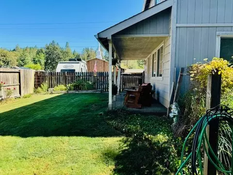 Exterior - 202 S Junction Ave, Cave Junction, OR 97523 photo 2 of 12