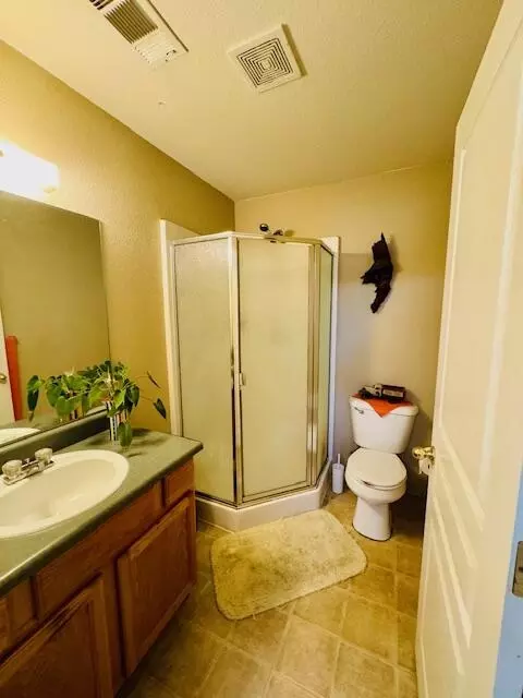 Bath - 202 S Junction Ave, Cave Junction, OR 97523 photo 1 of 2