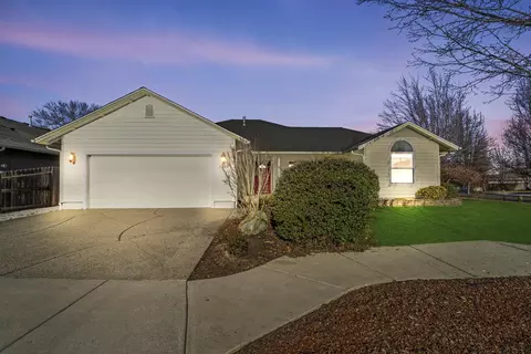 1302 George Tweed Blvd, Grants Pass, OR 97527