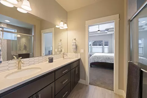 Bath - 20606 SE Gemstone Ave, Bend, OR 97702 photo 1 of 4