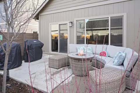 Exterior - 20606 SE Gemstone Ave, Bend, OR 97702 photo 5 of 7