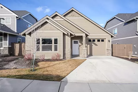 20606 SE Gemstone Ave, Bend, OR 97702