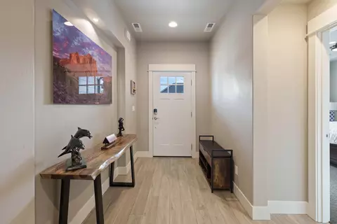 Entry Way - 20606 SE Gemstone Ave, Bend, OR 97702 photo 2 of 2