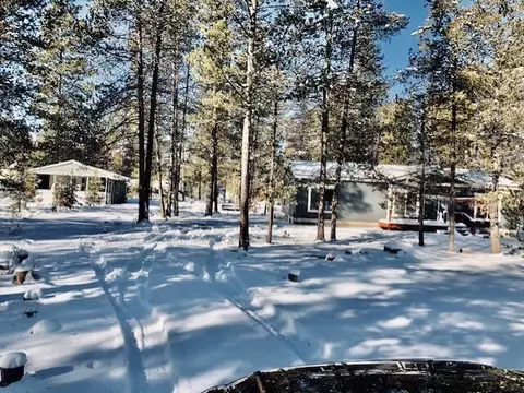 52657 Skidgel Rd, La Pine, OR 97739