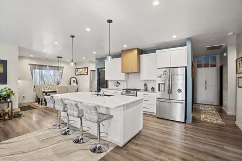 Kitchen - 447 Arrowhead Trl, Eagle Point, OR 97524 photo 1 of 6