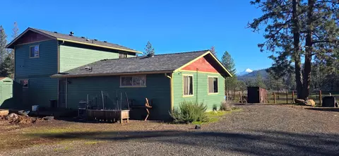 590 Derby Rd, Eagle Point, OR 97524