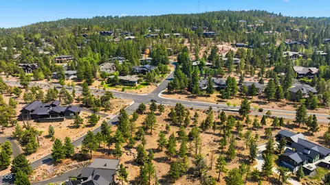 3700 NW Perspective Dr, Bend, OR 97703 photo 7