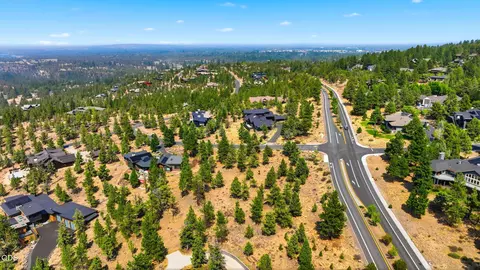 3700 NW Perspective Dr, Bend, OR 97703 photo 3