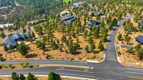 3700 NW Perspective Dr, Bend, OR 97703 photo 5