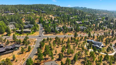 3700 NW Perspective Dr, Bend, OR 97703 photo 8