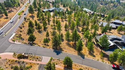 3700 NW Perspective Dr, Bend, OR 97703 photo 6