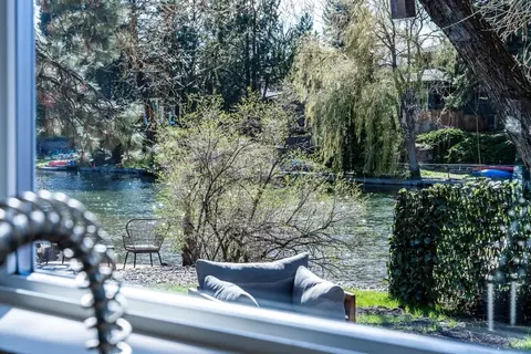 View/Area - 615 NW Riverfront St, Bend, OR 97703 photo 2 of 5